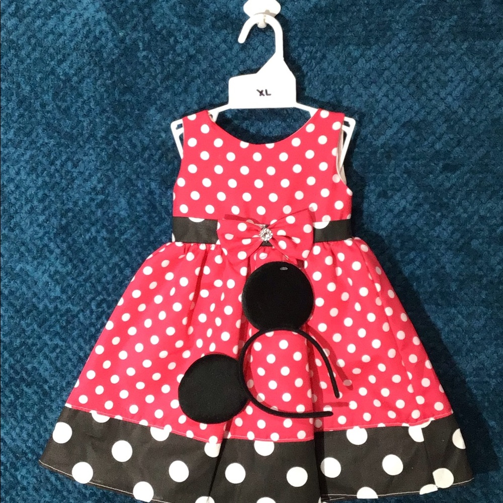 Red dots dress